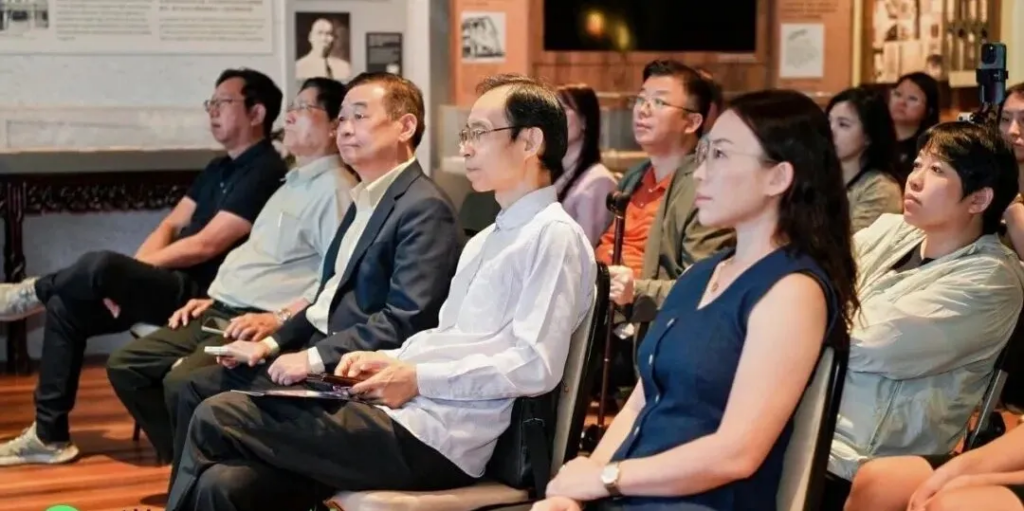 233b52a3 01dd 4202 8007 aa67a3cea094