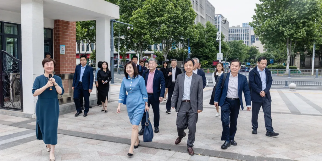 32e3928b 5a0a 4c3d 8752 61e7de1681e8