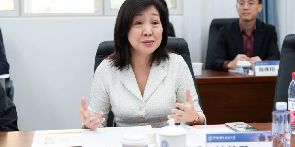 b57d3b29 8427 4219 b25c 948751d93b4f